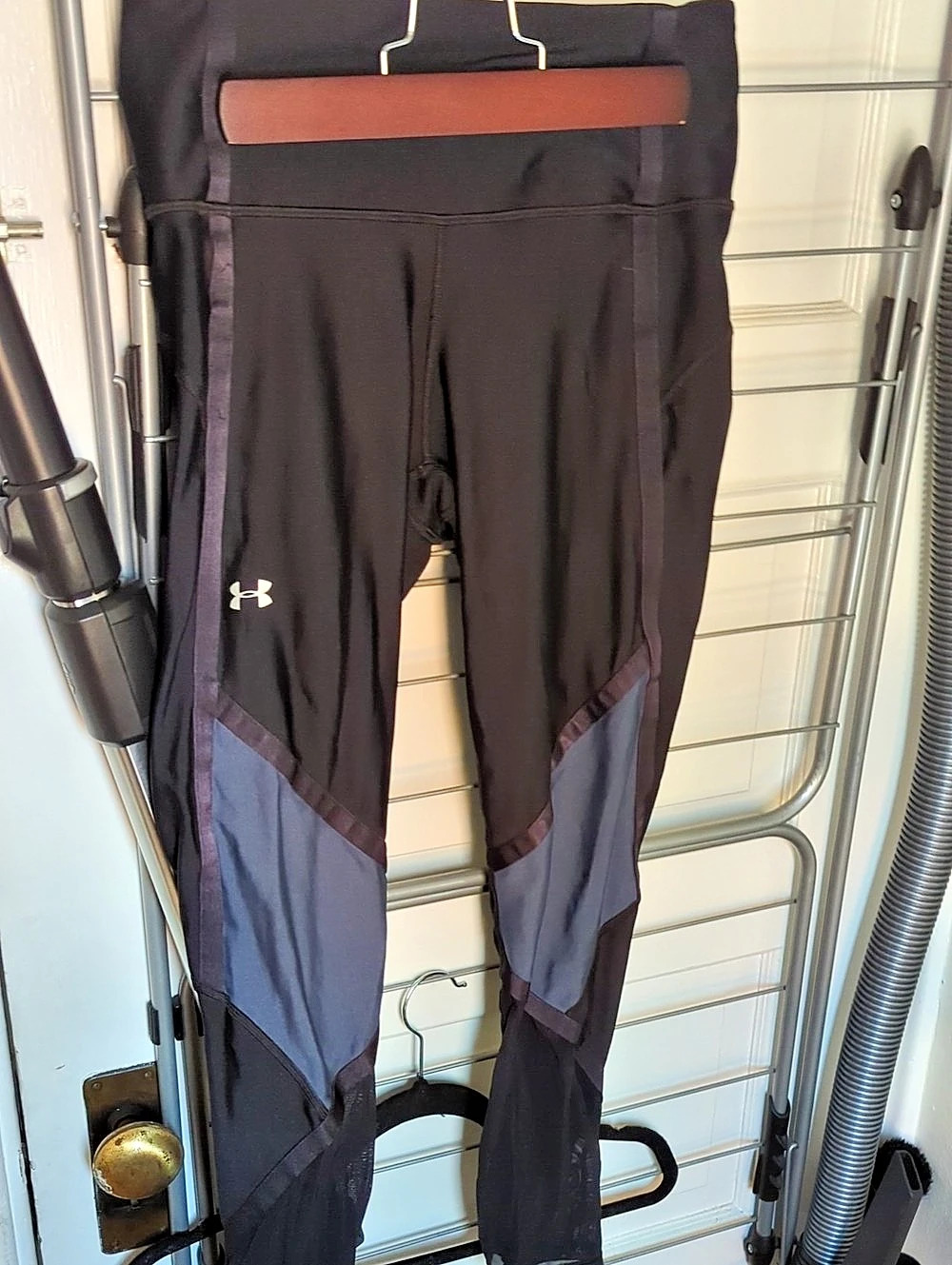 Under Armour HeatGear Compression Color Block Leggings Size Medium Like New